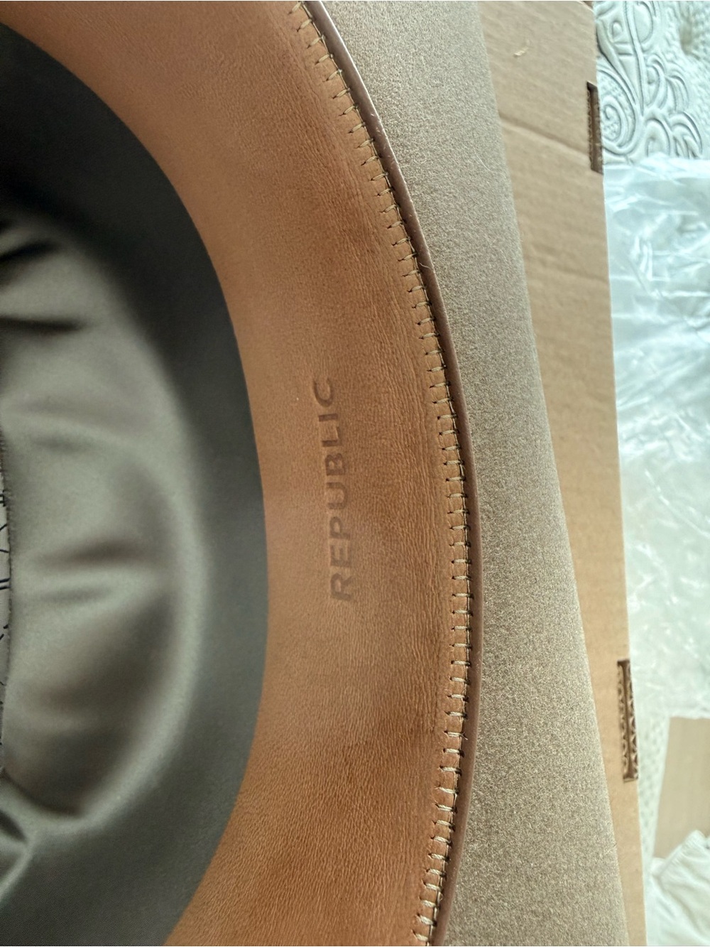 Lucchese Men's Felt Cowboy Hat in Taupe Brown - Picture 10 of 12